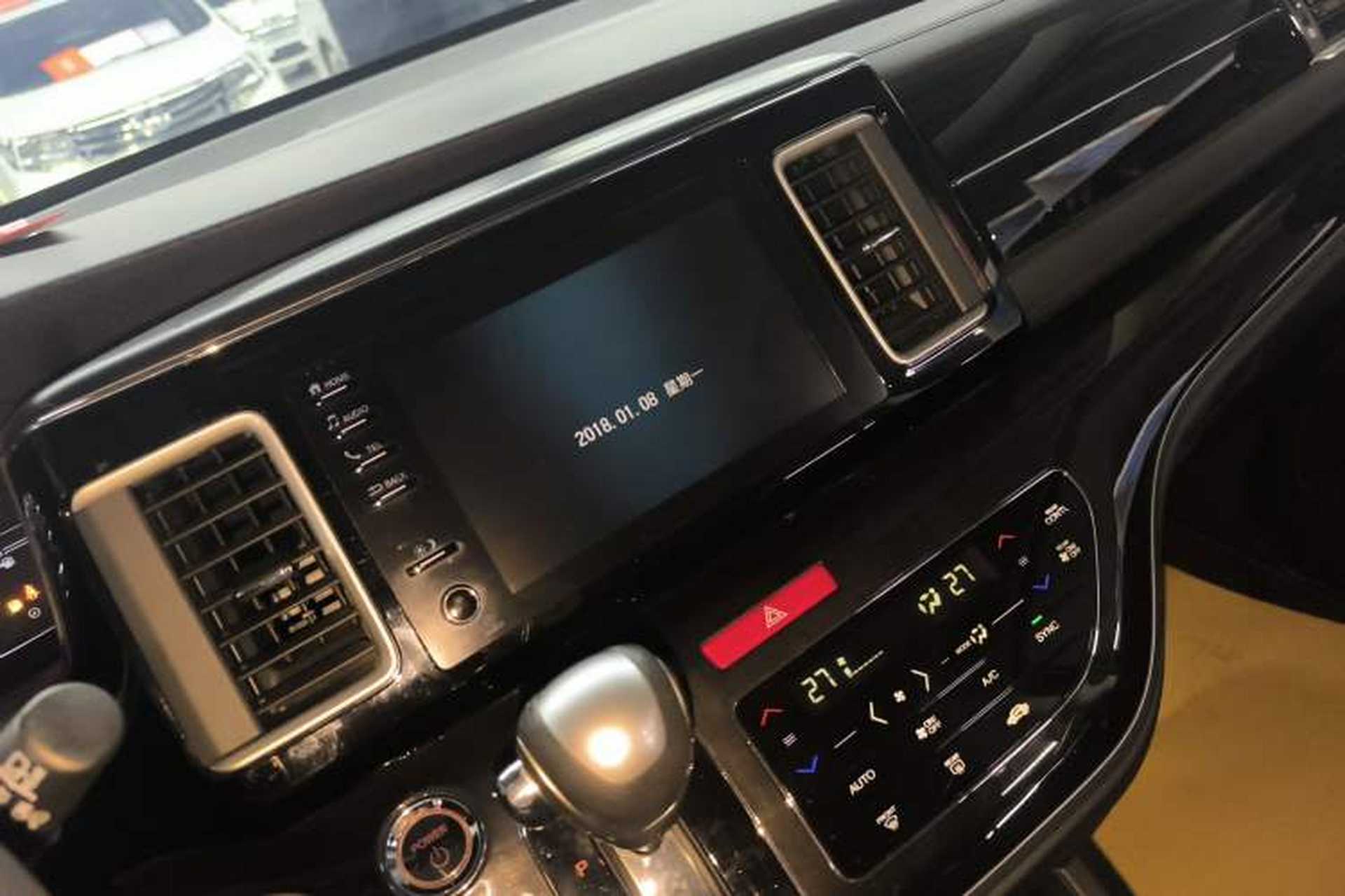 Used Honda Elysion 2019 2.0L Hybrid Comfort Edition Audio And AC Panel