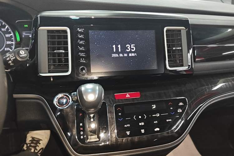 Used Honda Elysion 2019 2.0L Hybrid Supreme Edition Audio And AC Panel
