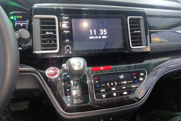 Used Honda Elysion 2019 2.0L Hybrid Comfort Edition Audio And AC Panel