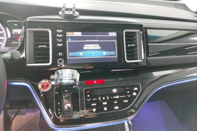 Used Honda Elysion 2019 2.0L Hybrid Luxury Edition Audio And AC Panel