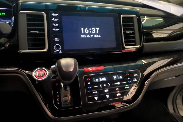 Used Honda Elysion 2019 2.0L Hybrid Supreme Edition Audio And AC Panel