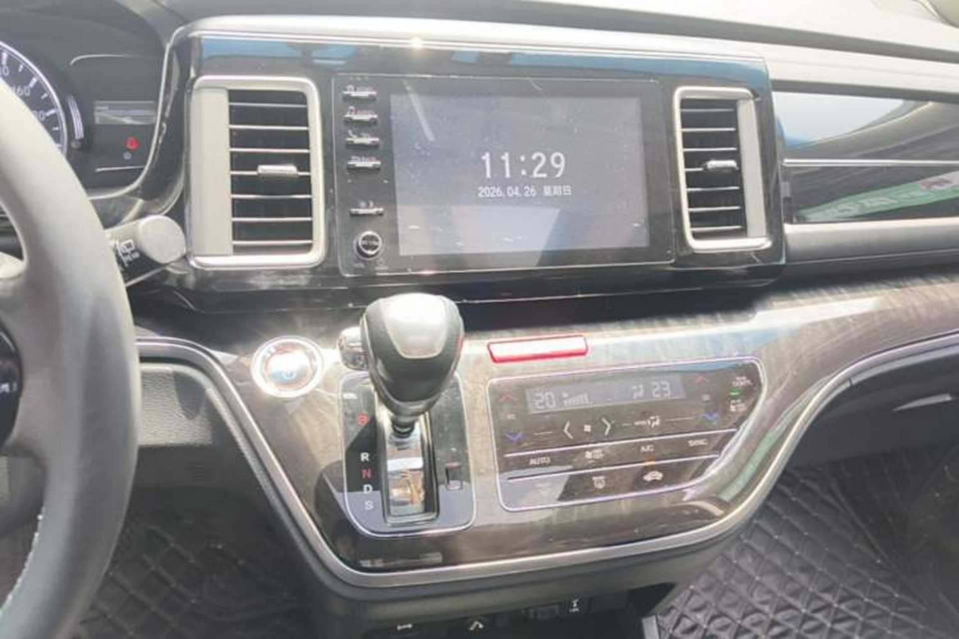 Used Honda Elysion 2019 2.0L Hybrid Luxury Edition Audio And AC Panel