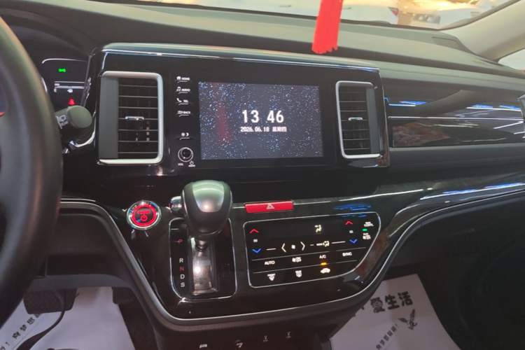 Used Honda Elysion 2019 2.0L Hybrid Luxury Edition Audio And AC Panel