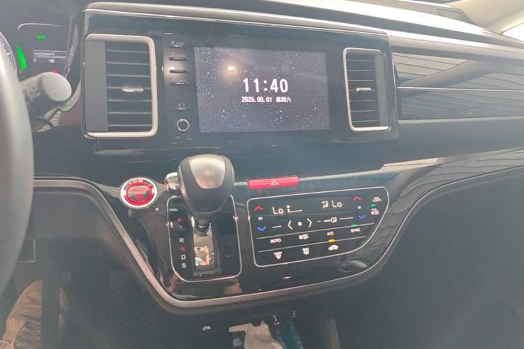 Used Honda Elysion 2019 2.0L Hybrid Luxury Edition Audio And AC Panel
