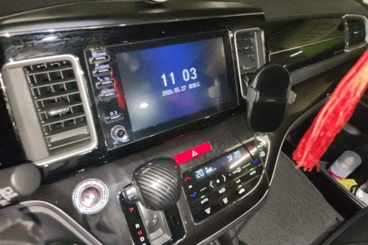 Used Honda Elysion 2019 2.0L Hybrid Luxury Edition Audio And AC Panel