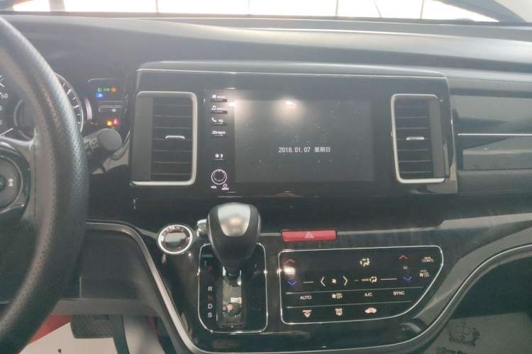 Used Honda Elysion 2019 2.0L Hybrid Luxury Edition Audio And AC Panel