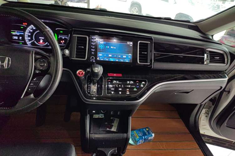 Used Honda Elysion 2019 2.0L Hybrid Supreme Edition Audio And AC Panel