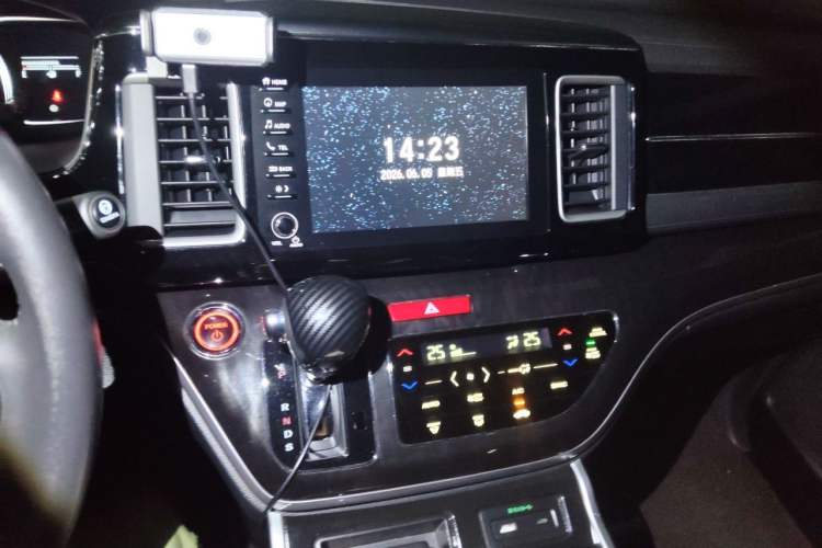 Used Honda Elysion 2019 2.0L Hybrid Supreme Edition Audio And AC Panel