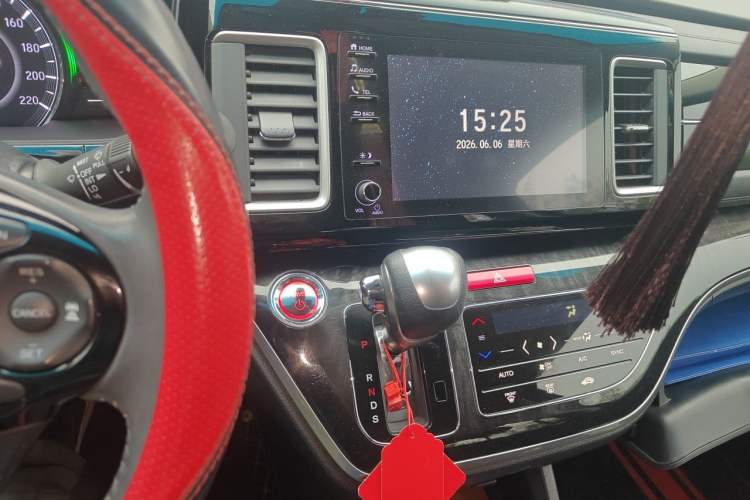 Used Honda Elysion 2019 2.0L Hybrid Luxury Edition Audio And AC Panel