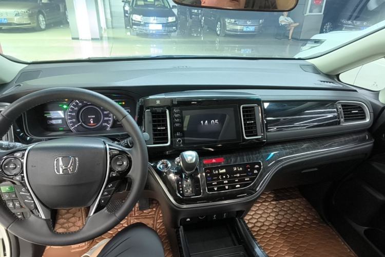 Used Honda Elysion 2019 2.0L Hybrid Comfort Edition Center Console