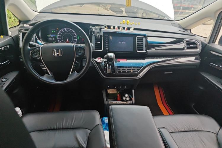 Used Honda Elysion 2019 2.0L Hybrid Supreme Edition Center Console