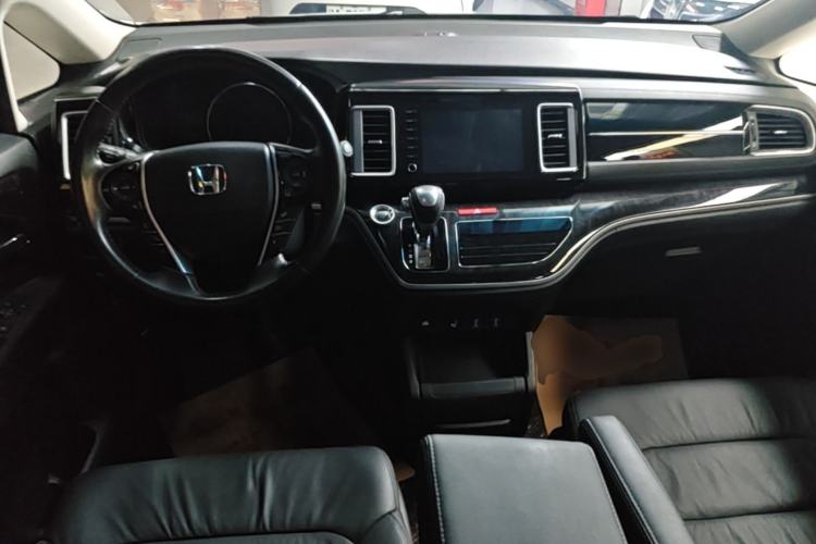 Used Honda Elysion 2019 2.0L Hybrid Supreme Edition Center Console