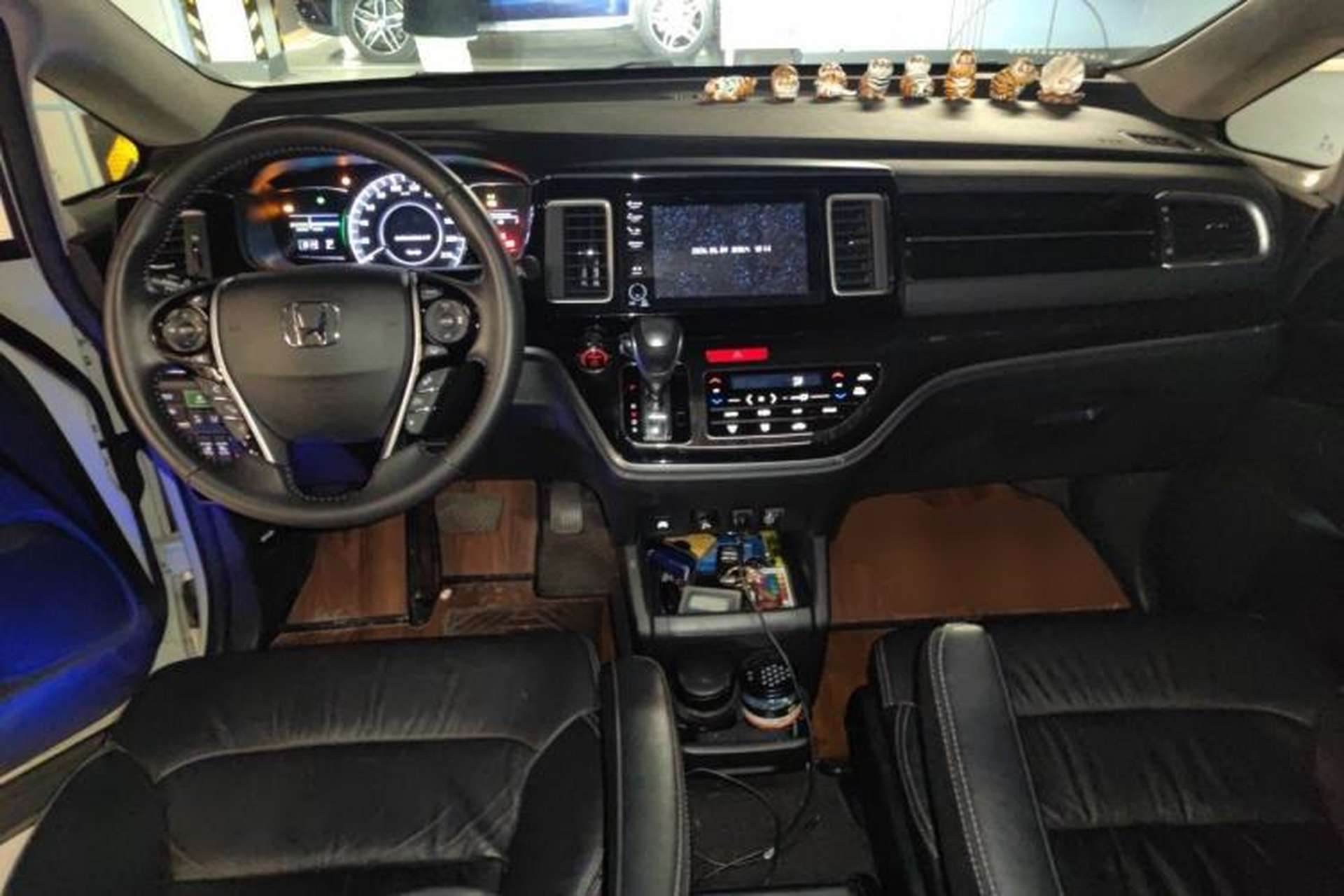 Used Honda Elysion 2019 2.0L Hybrid Luxury Edition Center Console