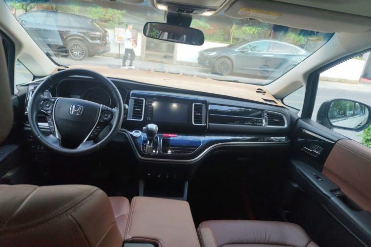 Used Honda Elysion 2019 2.0L Hybrid Supreme Edition Center Console