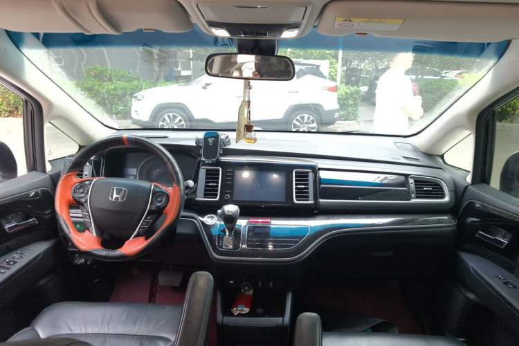 Used Honda Elysion 2019 2.0L Hybrid Luxury Edition Center Console