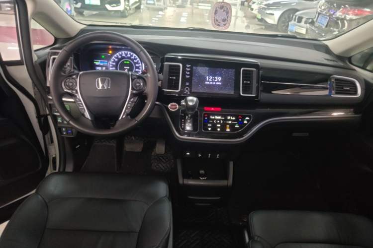 Used Honda Elysion 2019 2.0L Hybrid Comfort Edition Center Console