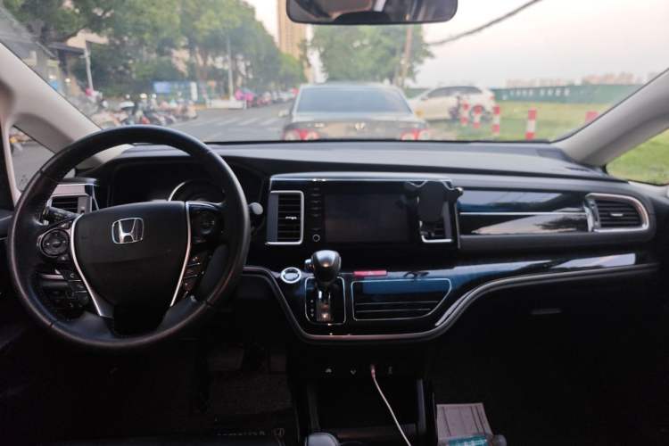 Used Honda Elysion 2019 2.0L Hybrid Luxury Edition Center Console