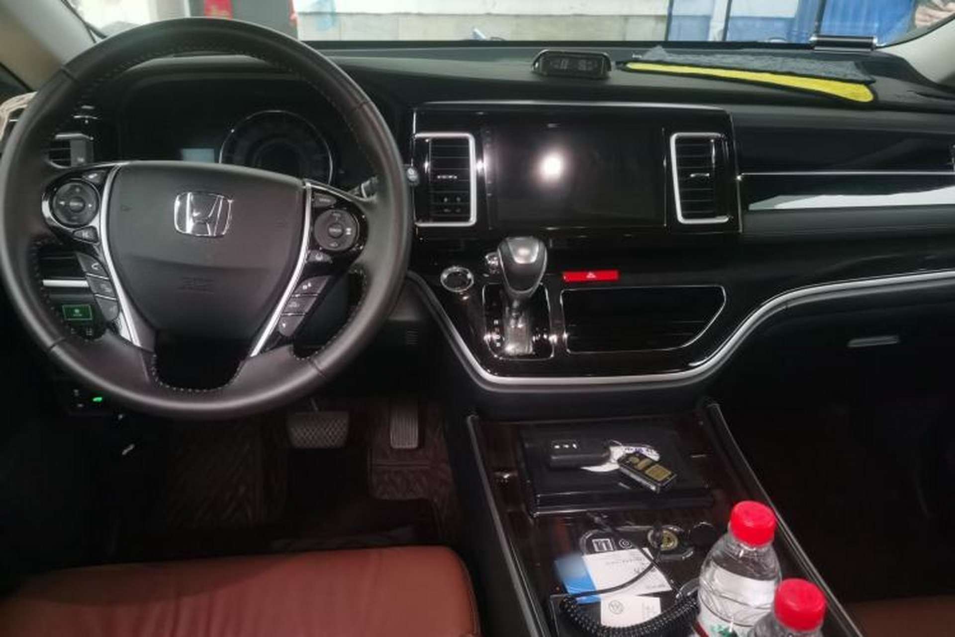 Used Honda Elysion 2019 2.0L Hybrid Supreme Edition Center Console