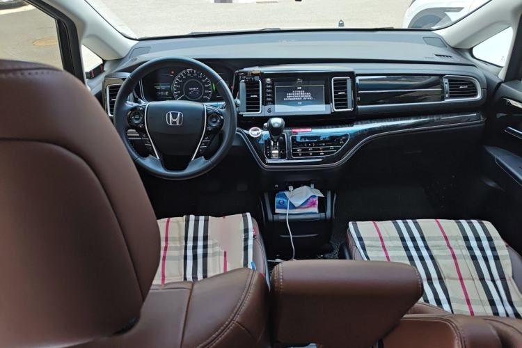 Used Honda Elysion 2019 2.0L Hybrid Supreme Edition Center Console