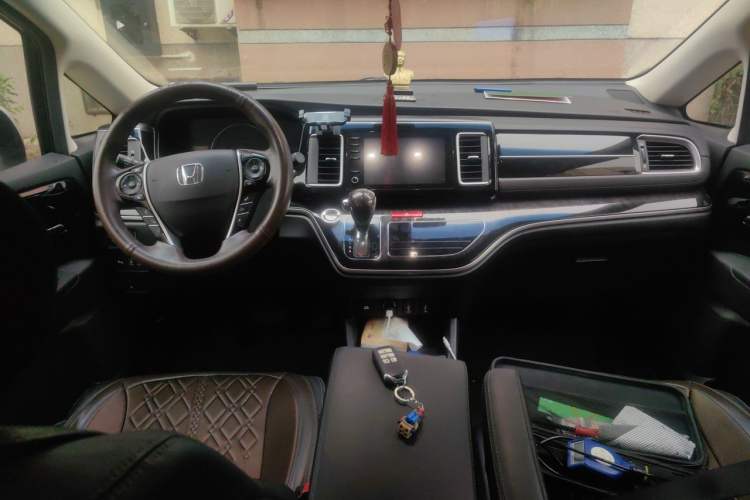 Used Honda Elysion 2019 2.0L Hybrid Luxury Edition Center Console