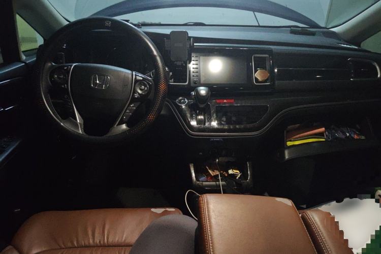 Used Honda Elysion 2019 2.0L Hybrid Supreme Edition Center Console