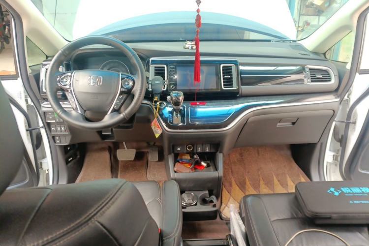 Used Honda Elysion 2019 2.0L Hybrid Luxury Edition Center Console