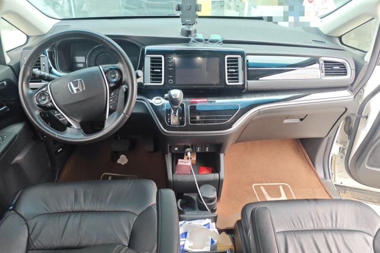 Used Honda Elysion 2019 2.0L Hybrid Comfort Edition Center Console