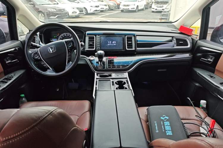 Used Honda Elysion 2019 2.0L Hybrid Supreme Edition Center Console