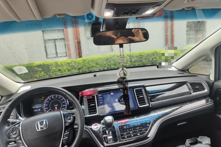 Used Honda Elysion 2019 2.0L Hybrid Luxury Edition Center Console