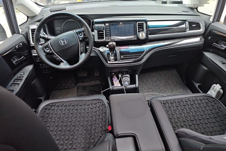 Used Honda Elysion 2019 2.0L Hybrid Supreme Edition Center Console