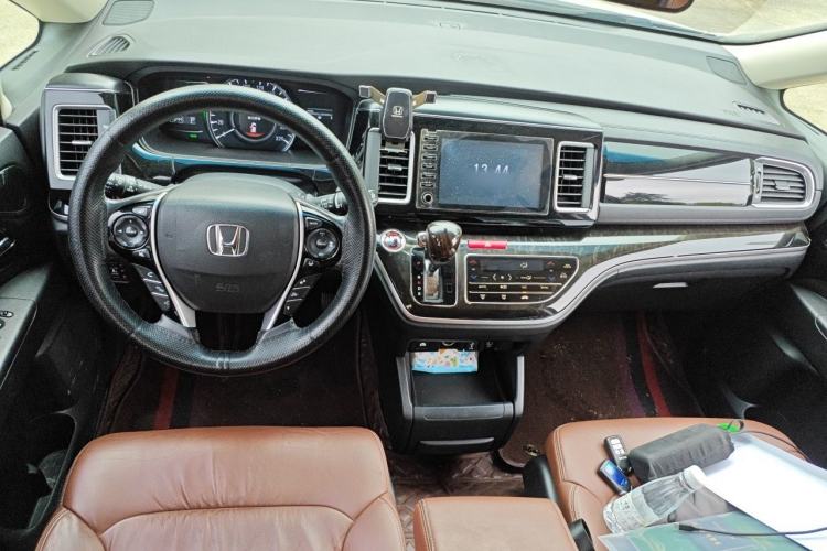 Used Honda Elysion 2019 2.0L Hybrid Supreme Edition Center Console