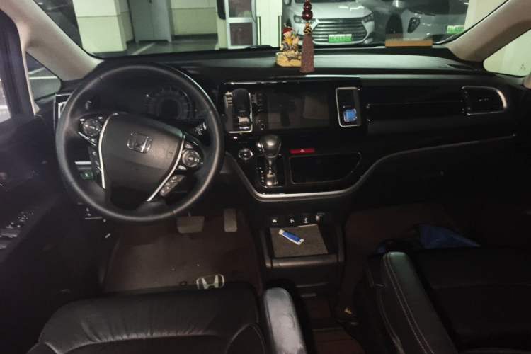 Used Honda Elysion 2019 2.0L Hybrid Luxury Edition Center Console