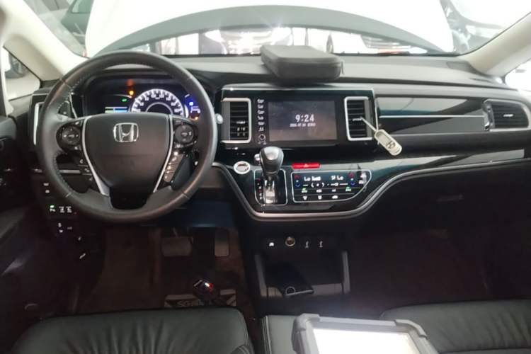 Used Honda Elysion 2019 2.0L Hybrid Comfort Edition Center Console