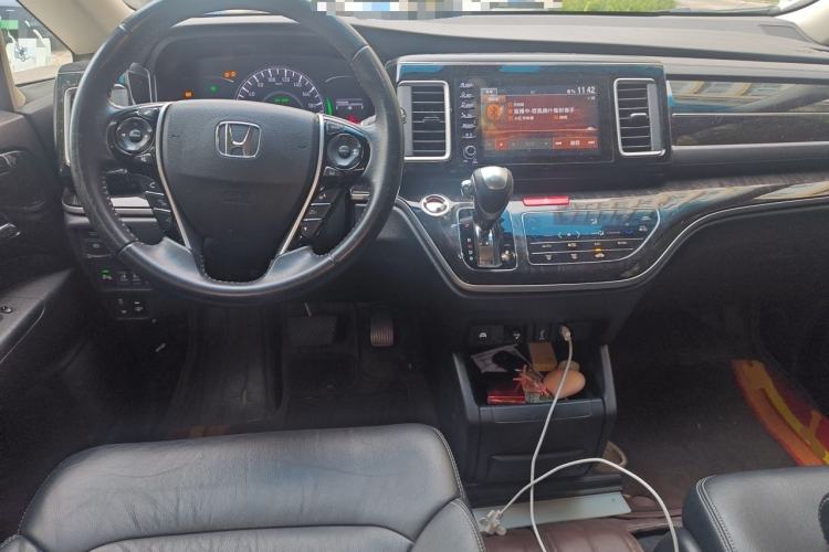 Used Honda Elysion 2019 2.0L Hybrid Supreme Edition Center Console
