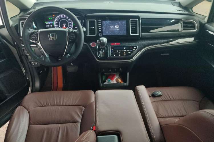 Used Honda Elysion 2019 2.0L Hybrid Supreme Edition Center Console