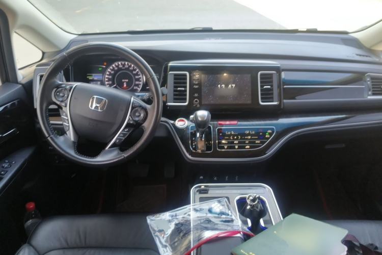 Used Honda Elysion 2019 2.0L Hybrid Luxury Edition Center Console