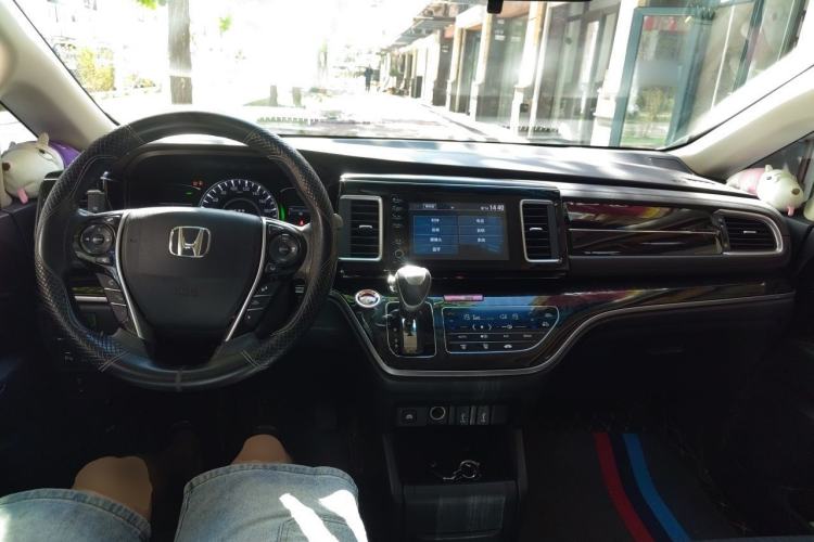Used Honda Elysion 2019 2.0L Hybrid Comfort Edition Center Console