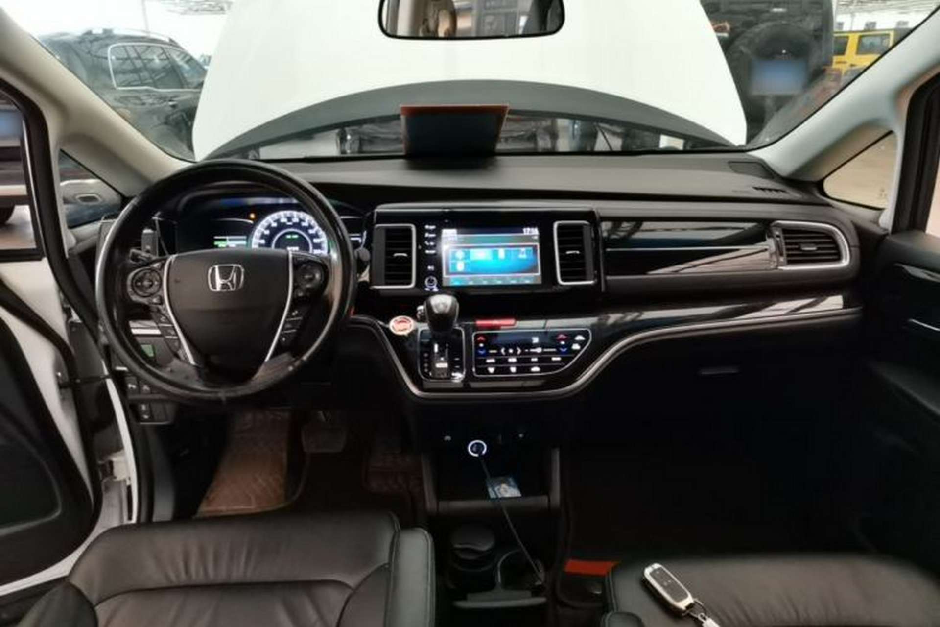 Used Honda Elysion 2019 2.0L Hybrid Luxury Edition Center Console