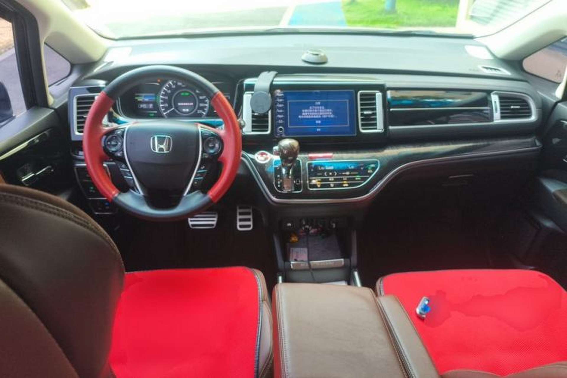Used Honda Elysion 2019 2.0L Hybrid Supreme Edition Center Console