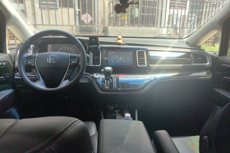 Used Honda Elysion 2019 2.0L Hybrid Supreme Edition Center Console