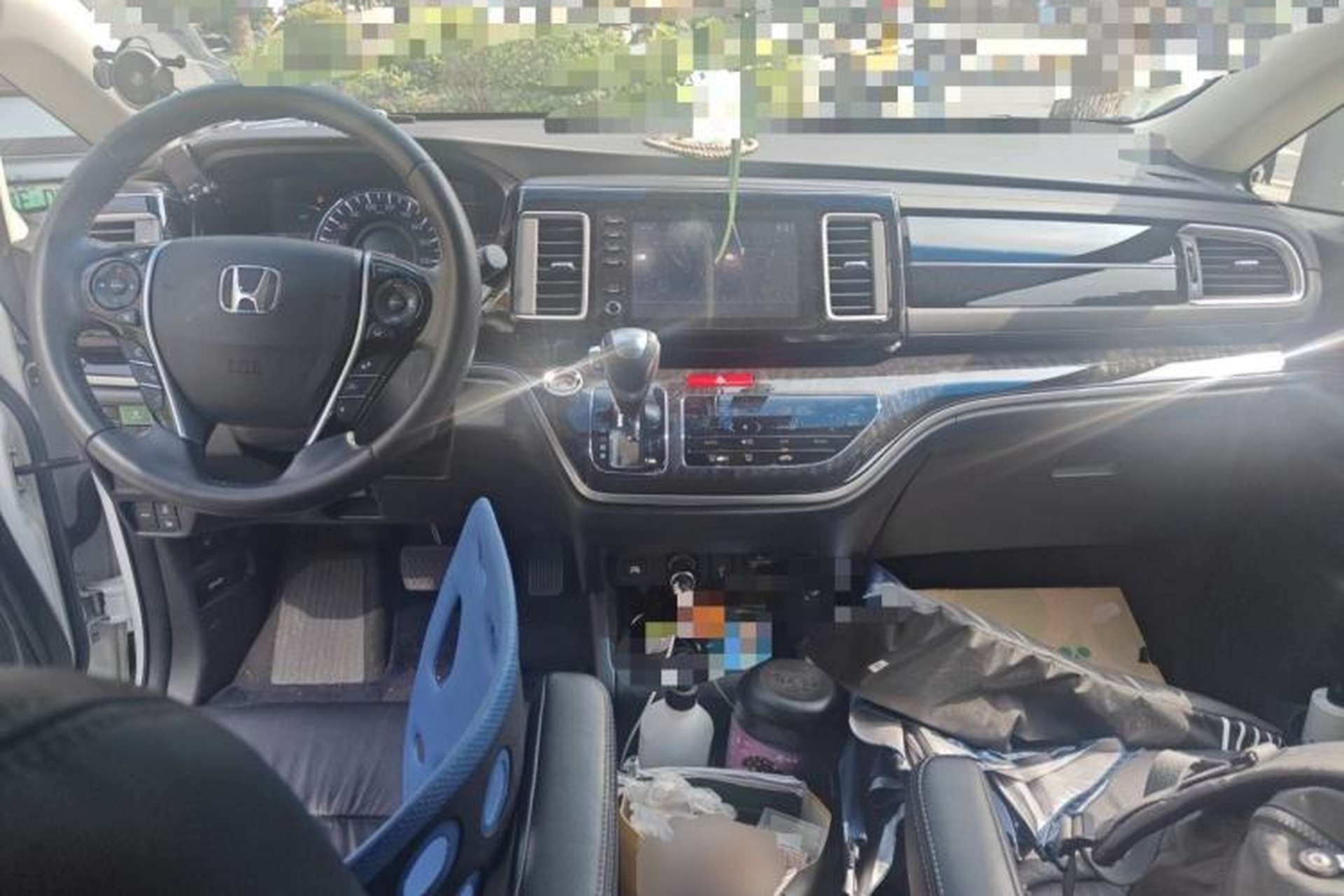 Used Honda Elysion 2019 2.0L Hybrid Luxury Edition Center Console