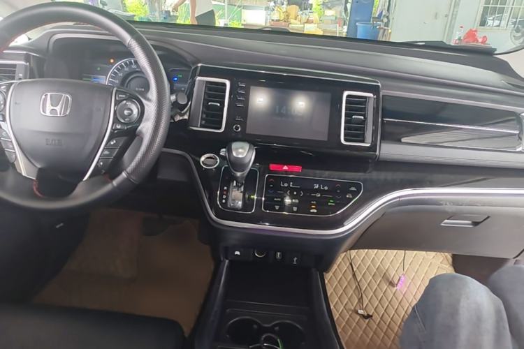 Used Honda Elysion 2019 2.0L Hybrid Luxury Edition Center Console
