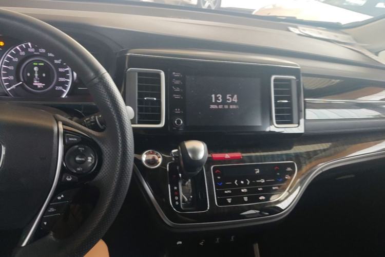 Used Honda Elysion 2019 2.0L Hybrid Luxury Edition Center Console