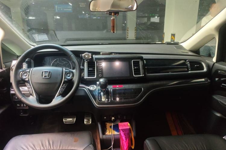 Used Honda Elysion 2019 2.0L Hybrid Supreme Edition Center Console
