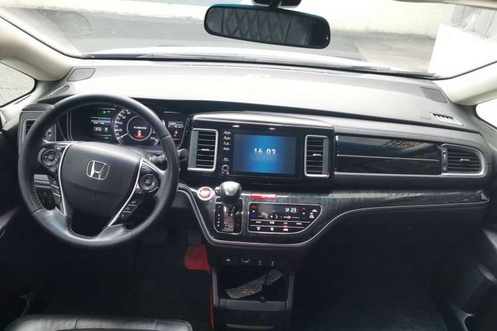 Used Honda Elysion 2019 2.0L Hybrid Luxury Edition Center Console