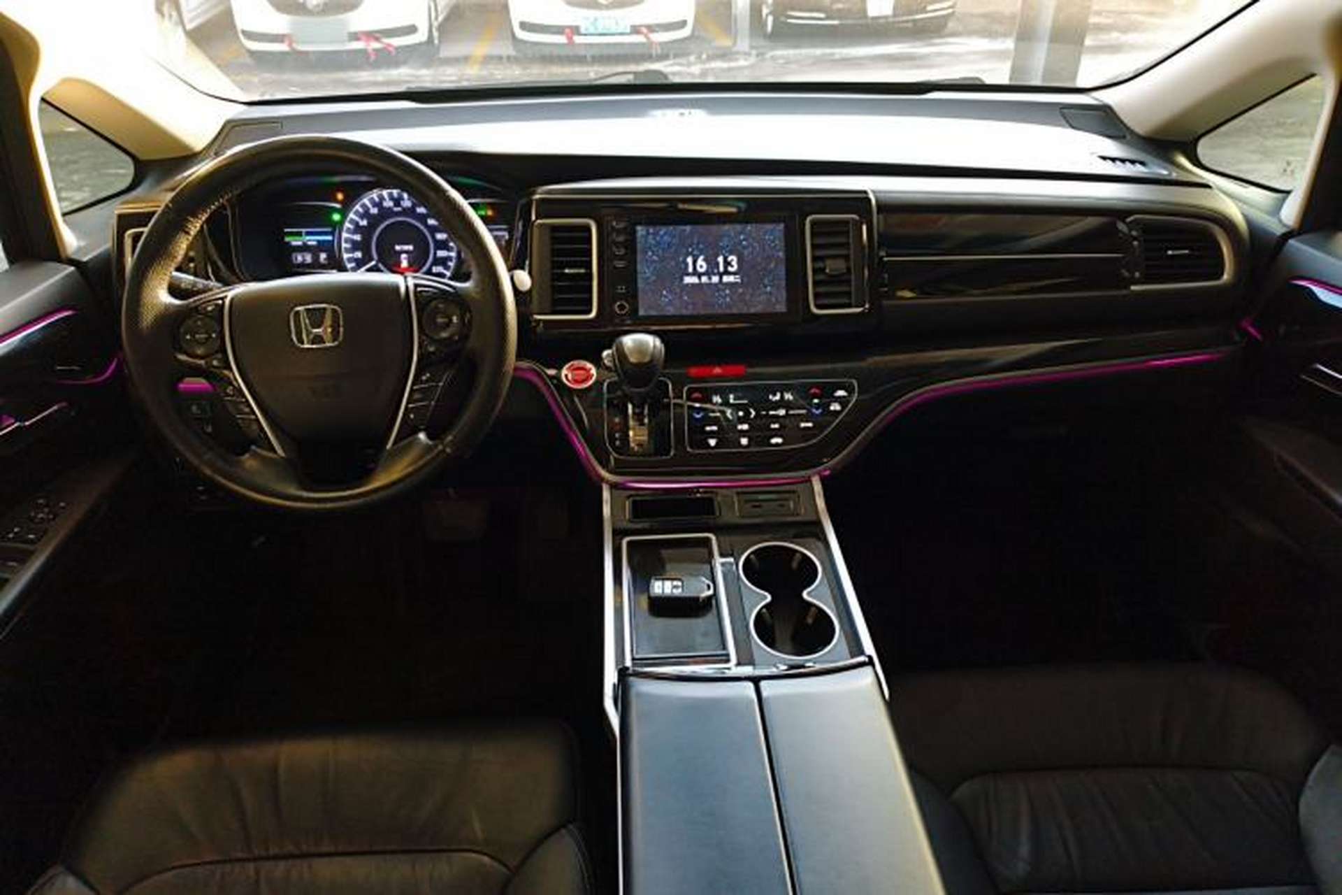 Used Honda Elysion 2019 2.0L Hybrid Comfort Edition Center Console