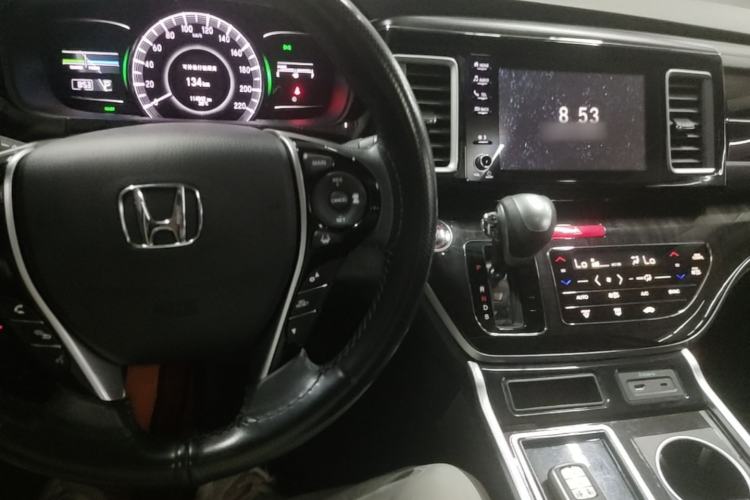 Used Honda Elysion 2019 2.0L Hybrid Comfort Edition Center Console