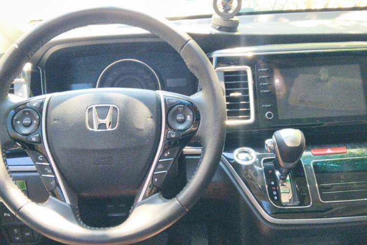 Used Honda Elysion 2019 2.0L Hybrid Luxury Edition Center Console
