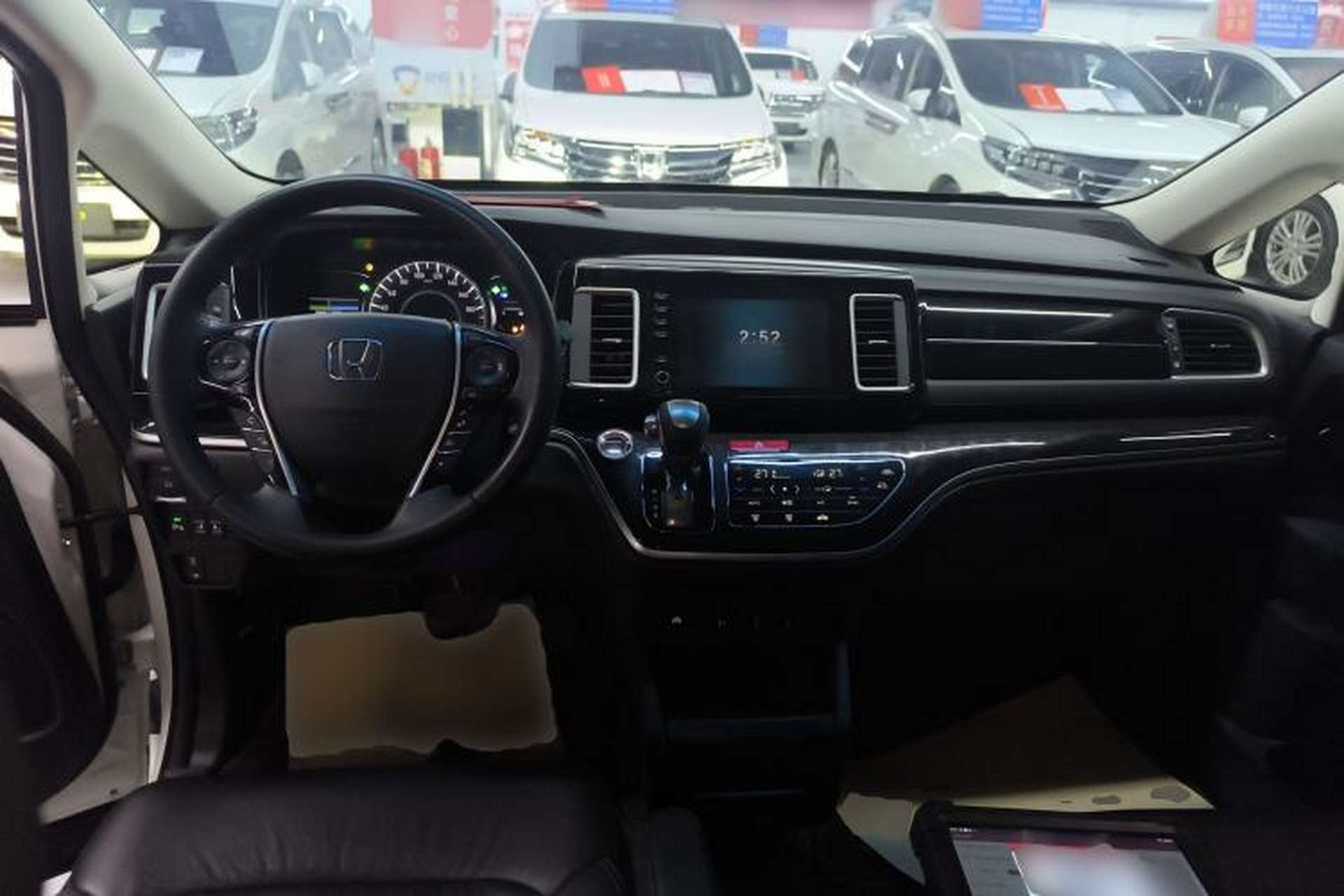 Used Honda Elysion 2019 2.0L Hybrid Comfort Edition Center Console