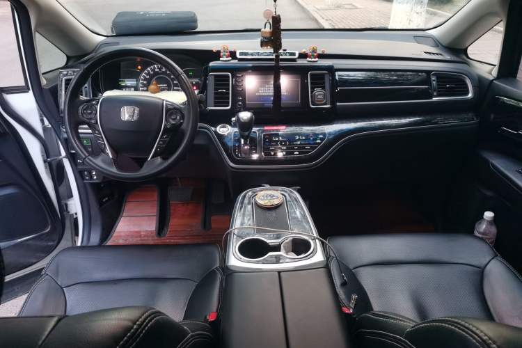 Used Honda Elysion 2019 2.0L Hybrid Comfort Edition Center Console